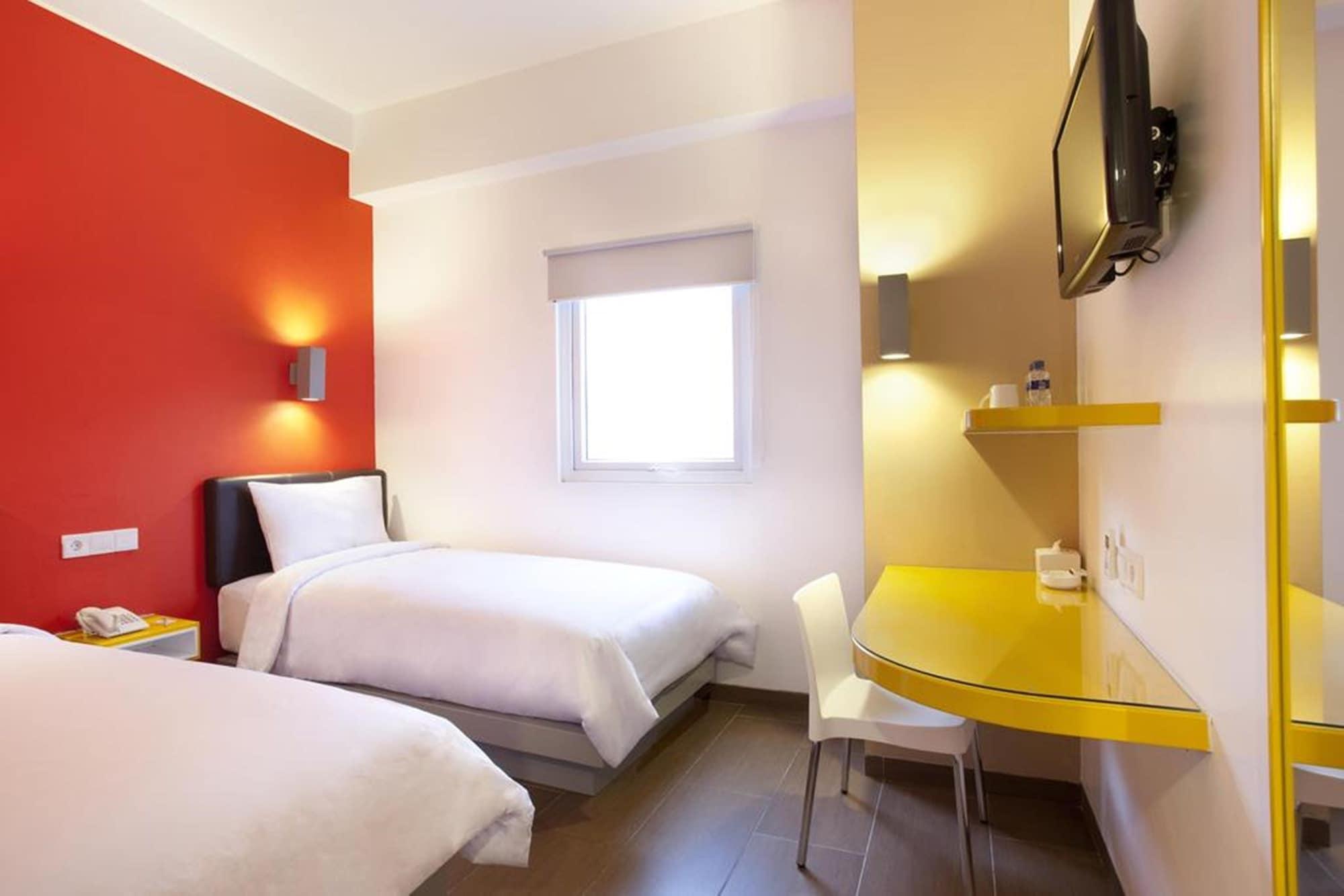 Amaris Hotel Cihampelas Bandung Værelse billede